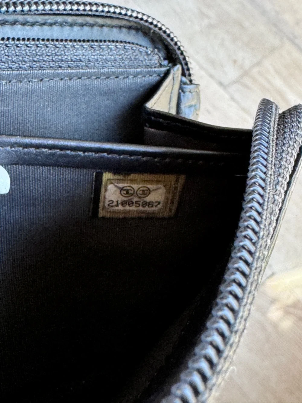 Chanel Black Quilted Chevron Wallet - Picture 5 of 12